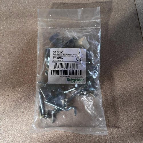 ACCESSORI DELLA PORTA PER ARMADI PRISMA G IP30